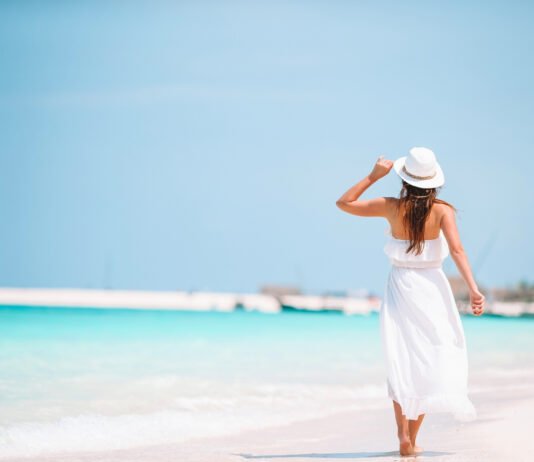 The Timeless Appeal of a White Cotton Poplin Dress