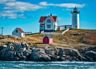 The Best New England Towns to Visit in September